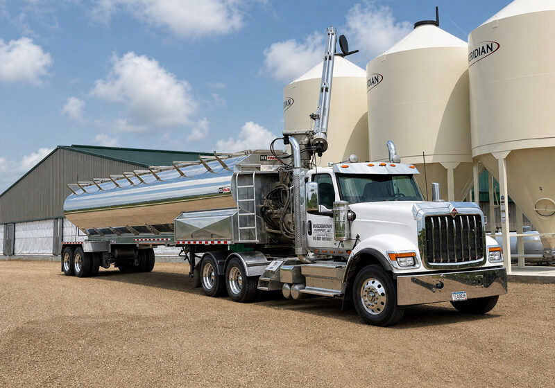Feed-Truck-at-Boerboom-Feed-Mill